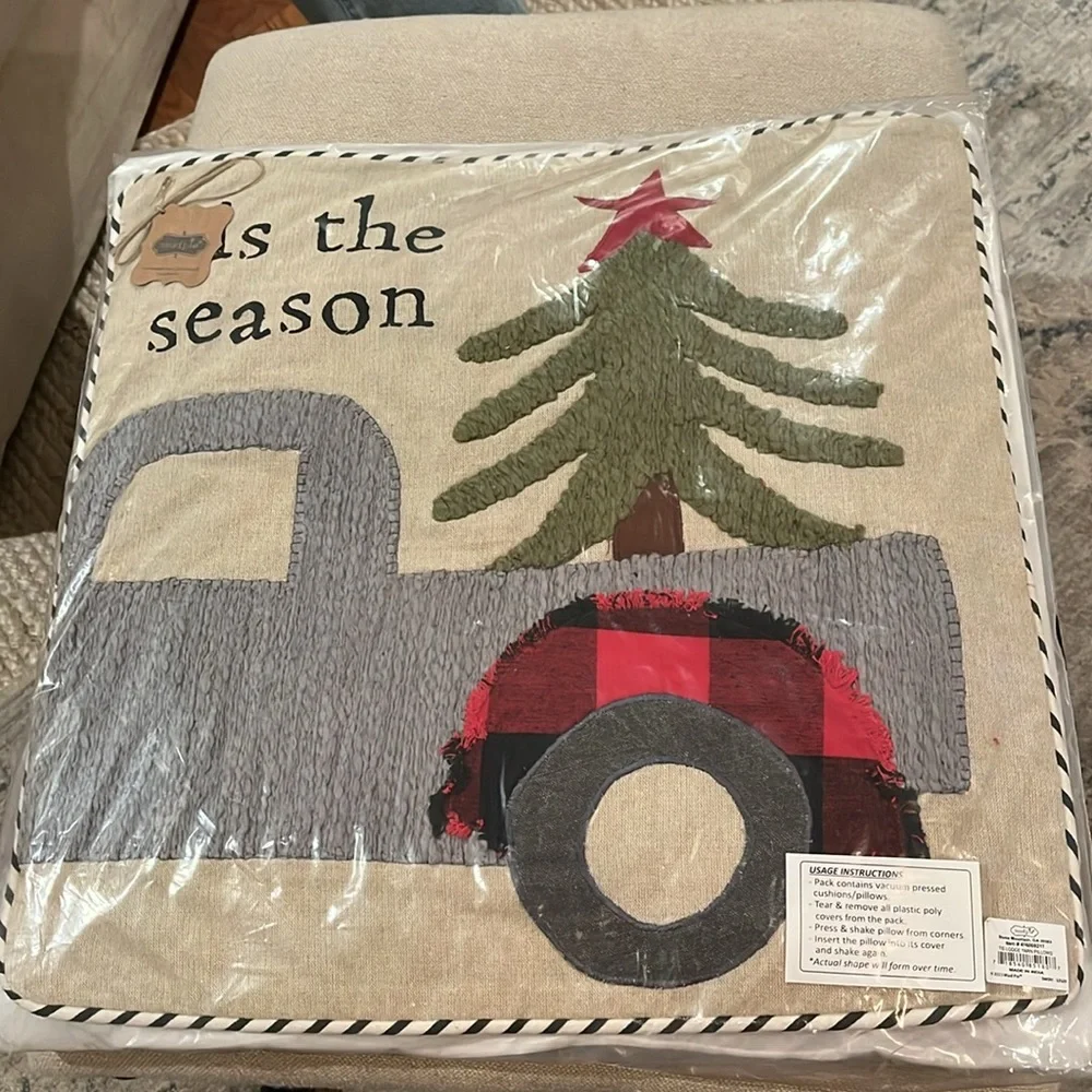 Mud Pie Tis Lodge Yarn Pillow/NWT